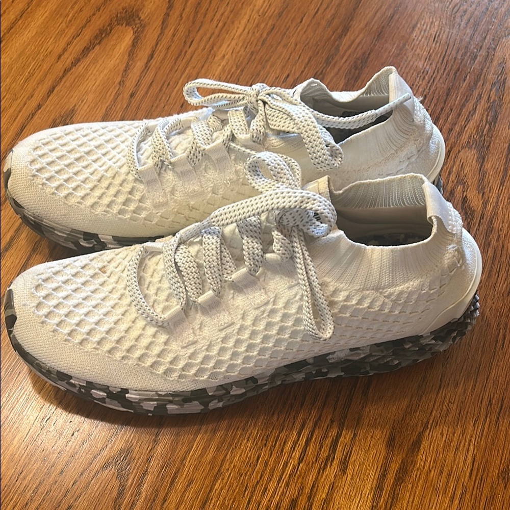 NOBULL White Athletic Shoes camo soles 9.5